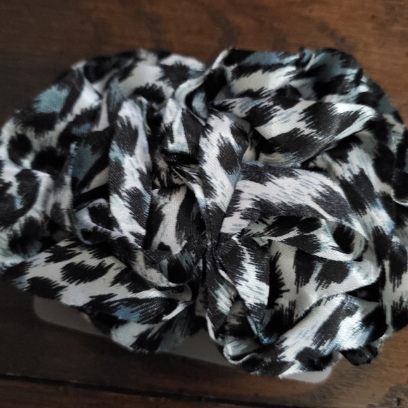 Six Pairs of Barrettes - Picture 8 of 8